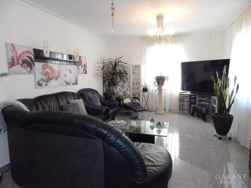 Wohn-/Esszimmer - 9 Zimmer Mehrfamilienhaus, Wohnhaus zum Kaufen in Göppingen