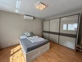 H 548 OG Schlafzimmer.jpg - 