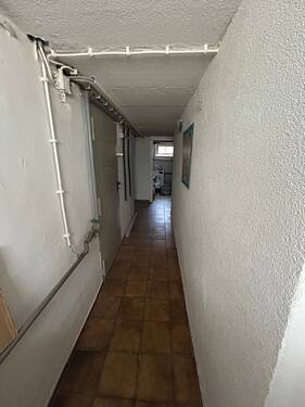 H 548 UG Flur.jpg - 