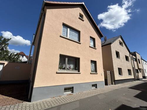 H 548 Straßenansicht 2.jpeg - 3 Zimmer Einfamilienhaus zum Kaufen in Lampertheim
