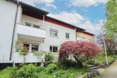Außenansicht - Flexibel nutzbares RMH mit 2-3 Wohneinheiten, Garten, Balkone und zwei Garagen in Feldrandlage