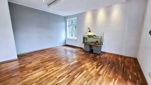 Zimmer 2 - 