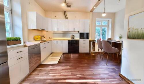 Küche KI-Homestaging - Etagenwohnung mit 165,00 m&sup2; in Stade / Ottenbeck zum Kaufen