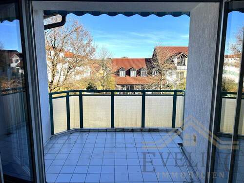 Balkon - 3 Zimmer Etagenwohnung in Markt Schwaben