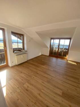 Wohnbereich - 3 Zimmer Etagenwohnung zum Kaufen in Rinchnach