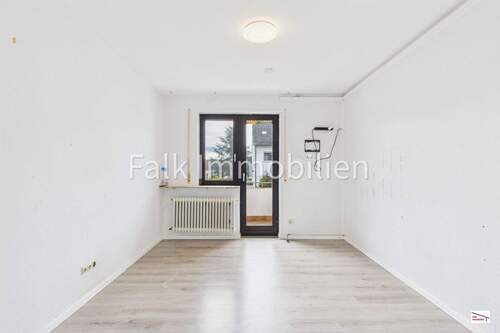 Schlafzimmer 1 mit Zugang Balkon Obergeschoss - 