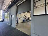 Werkstatt-/Hallezugang mit Rolltor - 