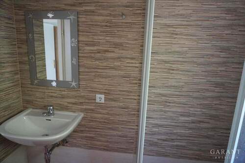 Bad - 5 Zimmer Mehrfamilienhaus, Wohnhaus in Alpirsbach