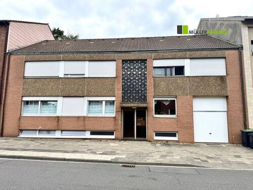 Vorderansicht - Gepflegtes 4-Familienhaus mit Ausbaupotential in zentraler Lage von Eschweiler!
