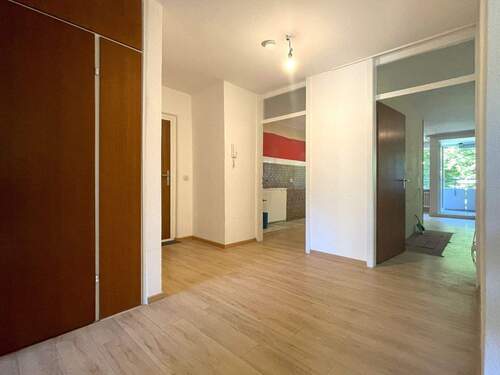 Flur - Etagenwohnung mit 80,00 m² in Stuttgart zum Kaufen