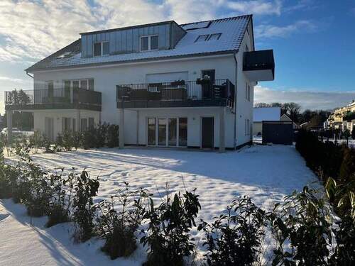 Hausansicht - 3-Zimmer Erdgeschoss-Wohnung im Effizienzhaus mit eigenem Garten - Neubau 2023