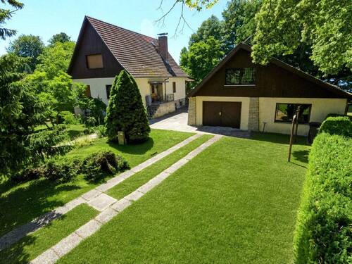 Hausansicht + Nebengebäude - 6 Zimmer Einfamilienhaus in Storkow