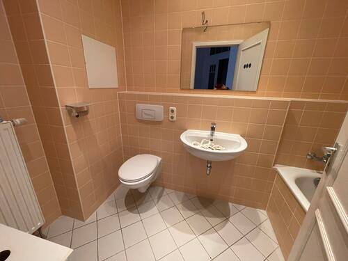 Bad mit Wanne.JPG - 