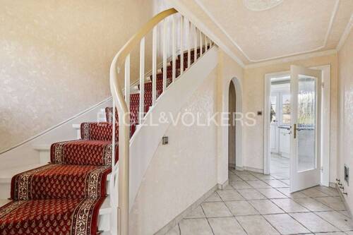 Eingang/Flur EG - Wohneinheit 1 - Mehrfamilienhaus, Wohnhaus mit 174,00 m² in Ammersbek zum Kaufen