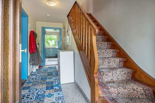 Flur EG - 4 Zimmer Doppelhaushälfte in Wedel