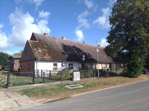 Außennasicht 2.jpg - 1 Zimmer Mehrfamilienhaus, Wohnhaus zum Kaufen in Spantekow