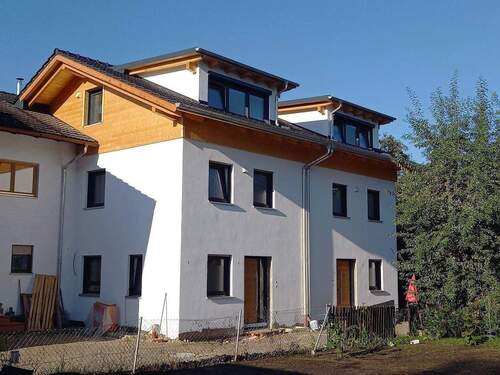 Ansicht Nord Seite - Schöne Doppelhaushälfte - 2.350,00&nbsp;EUR Kaltmiete, ca.&nbsp; 125,00&nbsp;m&sup2;&nbsp;Wohnfl&auml;che