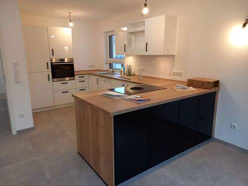 Küche im EG ist installiert - 5 Zimmer Doppelhaushälfte in Bruckmühl