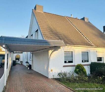 Straßenansicht - Schwentinental Klausdorf: Gepflegte Doppelhaushälfte in familienfreundlicher Umgebung