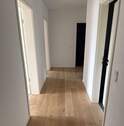 Diele mit Blick zur Hauseingangstüre - 