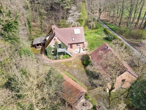 Luftaufnahme - 8 Zimmer Einfamilienhaus in Berge