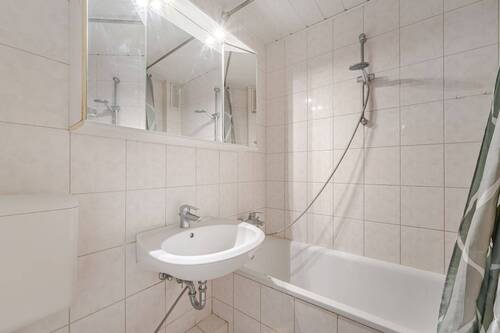 Badezimmer - Etagenwohnung mit 70,30 m² in München zum Kaufen