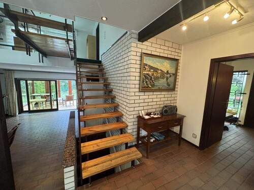 Treppe ins Obergeschoss - 