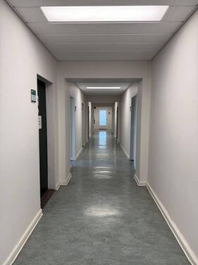 Flur1.jpg - Büro in Berlin zur Miete