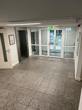 Foyer.jpg - 