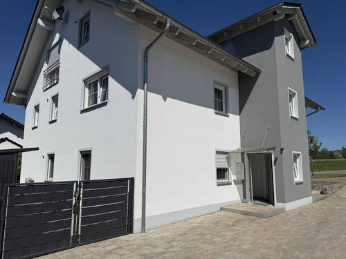 Aussenansicht- Eigang Süd-Ost - Etagenwohnung mit 99,70 m&sup2; in Hengersberg zum Kaufen