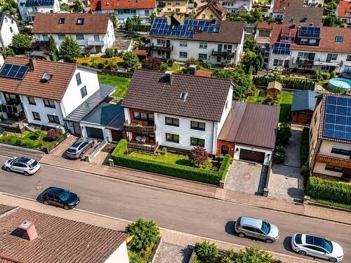 Luftbild - 8 Zimmer Mehrfamilienhaus, Wohnhaus zum Kaufen in Giengen an der Brenz