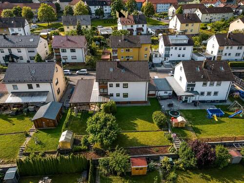 Luftbild - 8 Zimmer Mehrfamilienhaus, Wohnhaus in Giengen an der Brenz