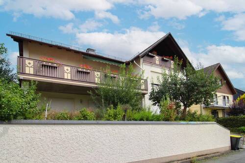 Hausrückseite - Ihr neues Zuhause in ruhiger Lage und traumhafter Aussicht inkl. Einliegerwohnung