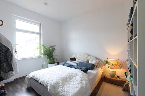 Schlafzimmer zum Hinterhof - 