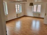Wohn-/Essbereich - Windsbach - Gemütliche 3 Zimmer-Wohnung mit schönem Wohn-Essbereich im 1. OG mit Tageslichtbad, separatem WC und Abstellraum
