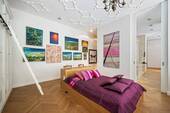 Schlafzimmer mit hochwertigen Kirschbaum Einbauschränken und Bad En Suite - 