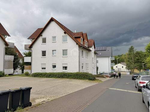 Außenansicht - Helle 3-Zimmer-Dachgeschosswohnung mit Balkon in ruhiger Wohnlage von Schwalmstadt