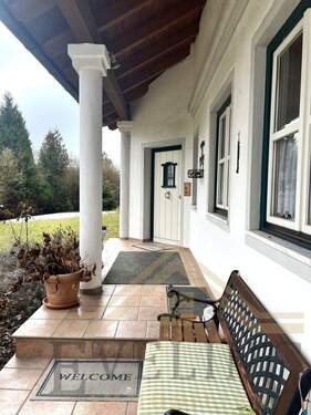 Hauszugang - 8 Zimmer Einfamilienhaus zum Kaufen in Obertaufkirchen