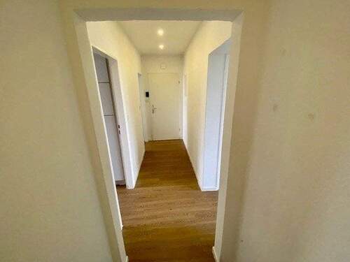 Schön hell ist der Flur - Etagenwohnung mit 52,80 m&sup2; in Wilhelmshaven zum Kaufen