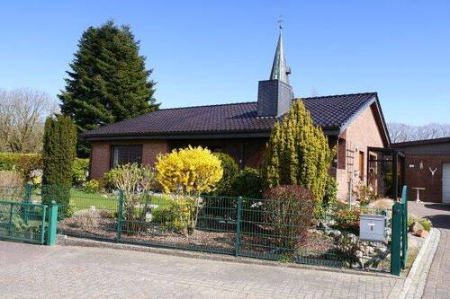 Haus Einfahrt.jpg - 4 Zimmer Bungalow zum Kaufen in Hemmoor