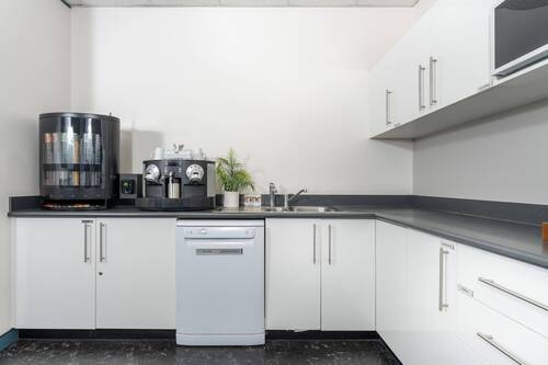 Generic Kitchen_02.jpg - 