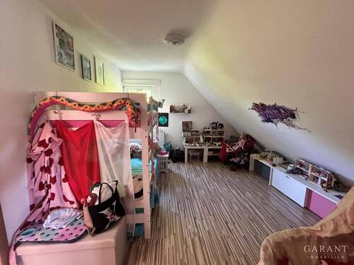 DG Kind - Mehrfamilienhaus, Wohnhaus mit 255,00 m² in Ludwigsburg zum Kaufen