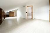 Flur mit Einbauten, Blick 2 - 