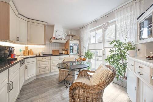 sehr geräumige Küche - 