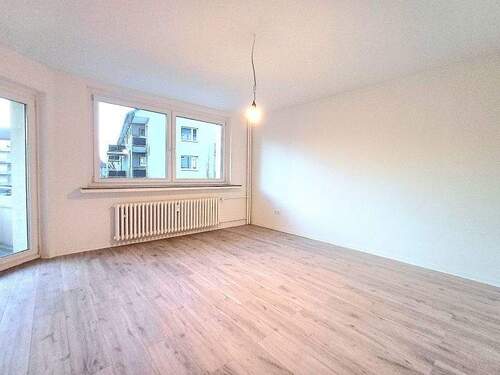 20251215_155948 - 3 Zimmer Wohnung mit Balkon - 725,00&nbsp;EUR Kaltmiete, ca.&nbsp; 68,00&nbsp;m&sup2;&nbsp;Wohnfl&auml;che