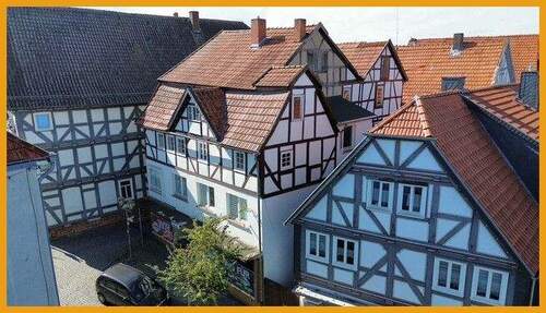 Seitenansicht - Einfamilienhaus mit 220,00 m&sup2; in Schwalmstadt / Treysa zum Kaufen