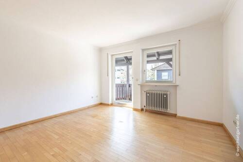 Schlafzimmer mit Balkonzugang - 