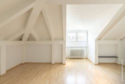 Dachstudio mit Gaube - 