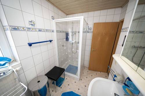 Badezimmer Erdgeschoss - Doppelhaushälfte mit 157,00 m² in Püttlingen zum Kaufen