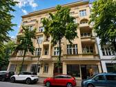 Front Building - Zeitloser Berliner Charme: Stilvolle 2-Zimmer-Wohnung nahe Akazienkiez